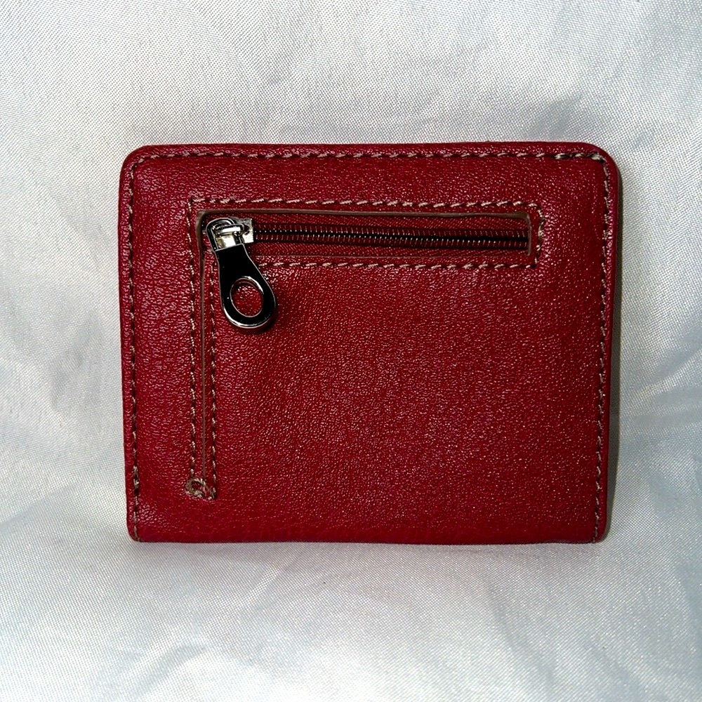 Red Relic ID Bi-Fold Wallet - Picture 2 of 3